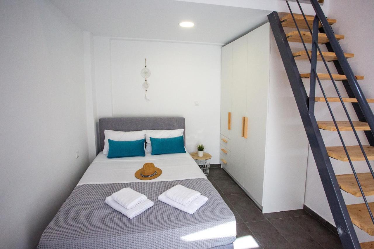 Joy C Deluxe Villa Nea Iraklitsa Exterior photo