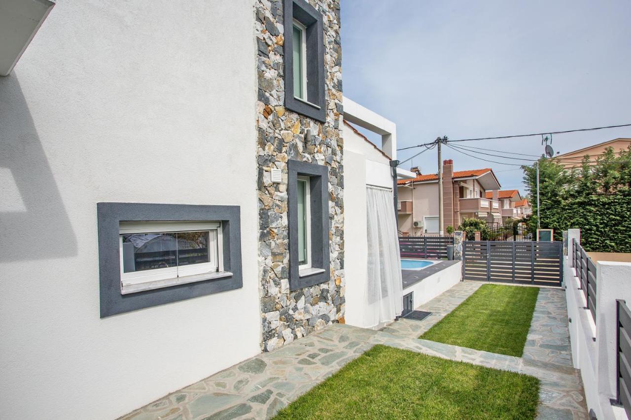 Joy C Deluxe Villa Nea Iraklitsa Exterior photo